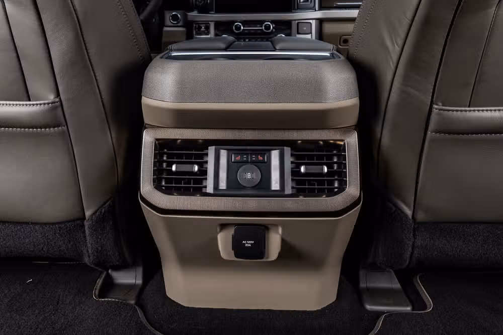 2026 Ford F-250 Super Duty Platinum Plus Crew Cab Image 35