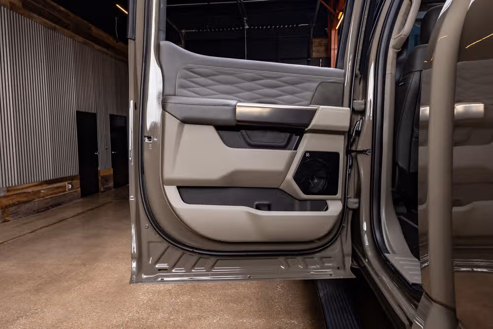 2026 Ford F-250 Super Duty Platinum Plus Crew Cab Image 40