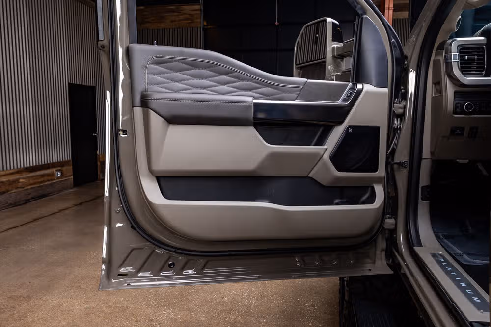 2026 Ford F-250 Super Duty Platinum Plus Crew Cab Image 38