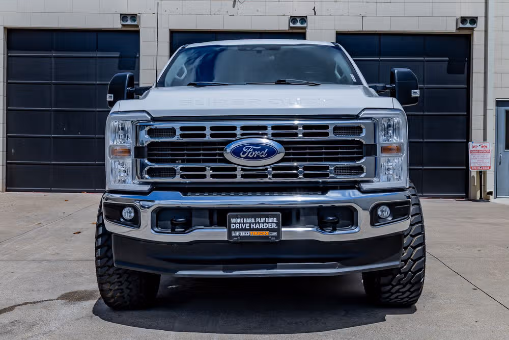 2024 Ford F-250 Super Duty XLT Crew Cab Image 2