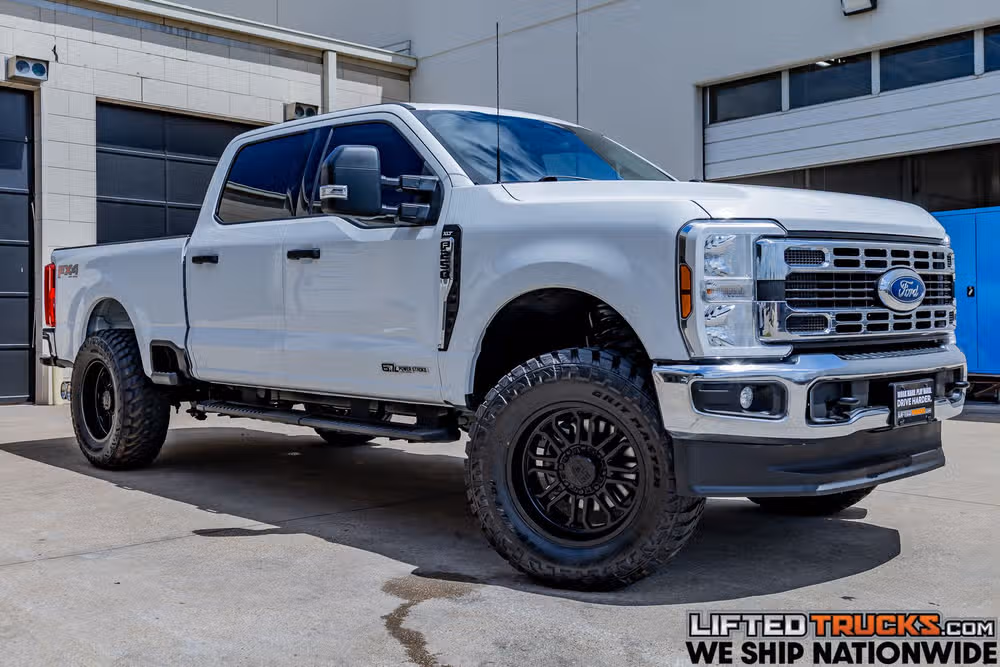 2024 Ford F-250 Super Duty XLT Crew Cab Image 1