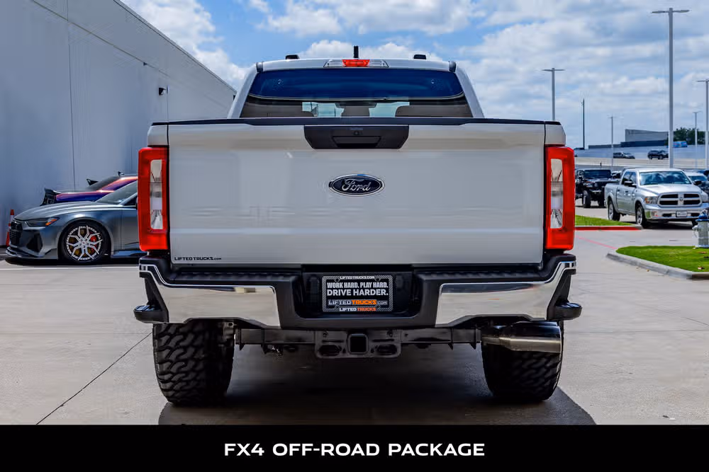2024 Ford F-250 Super Duty XLT Crew Cab Image 7