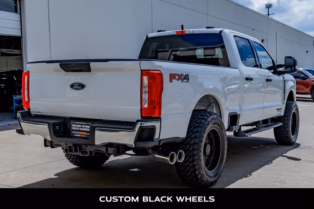 2024 Ford F-250 Super Duty XLT Crew Cab Image 9