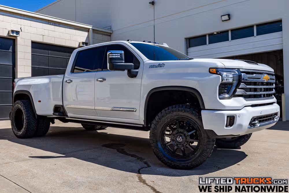 2026 Chevrolet Silverado 3500HD High Country Crew Cab Image 1