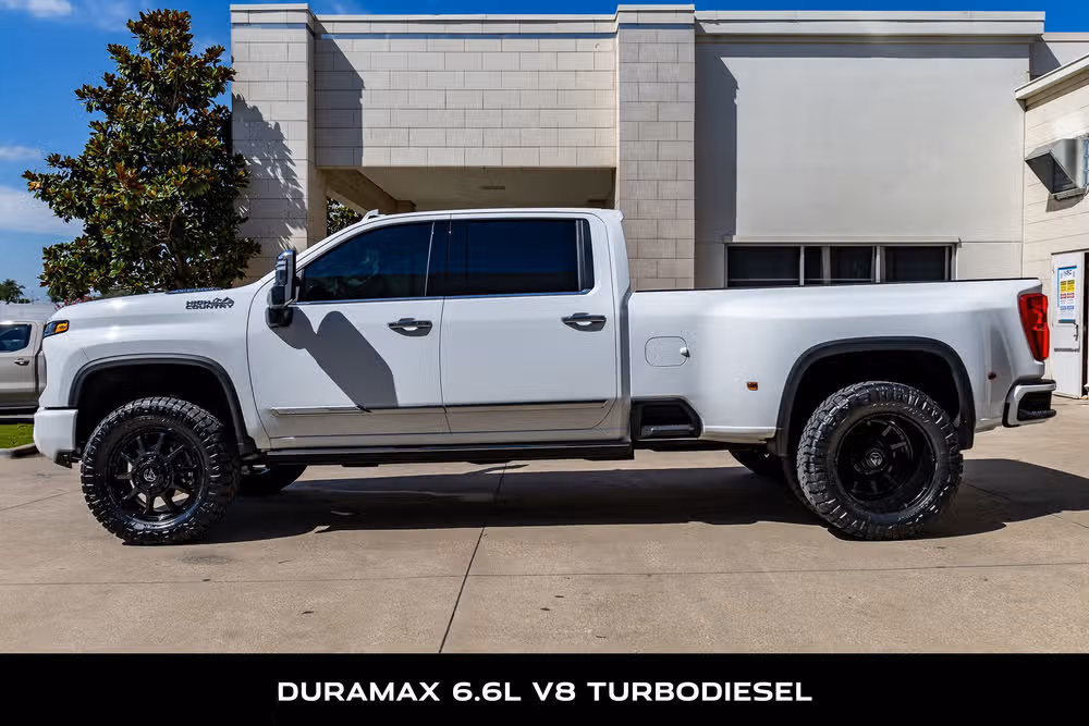 2026 Chevrolet Silverado 3500HD High Country Crew Cab Image 6