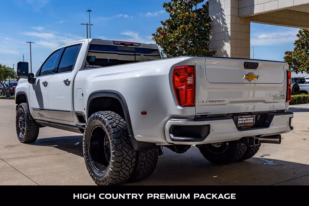 2026 Chevrolet Silverado 3500HD High Country Crew Cab Image 7