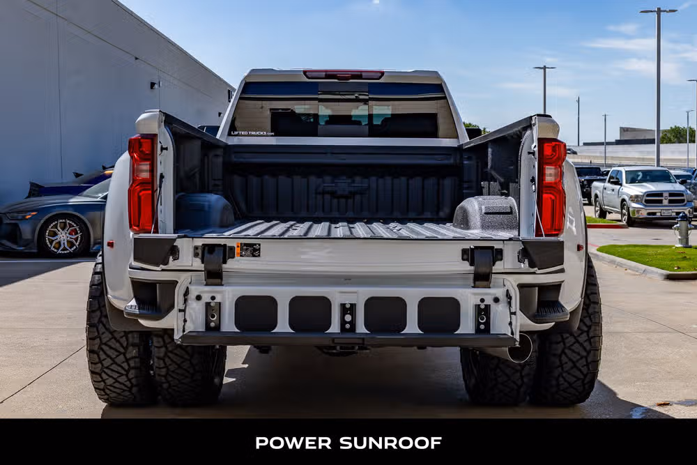 2026 Chevrolet Silverado 3500HD High Country Crew Cab Image 9