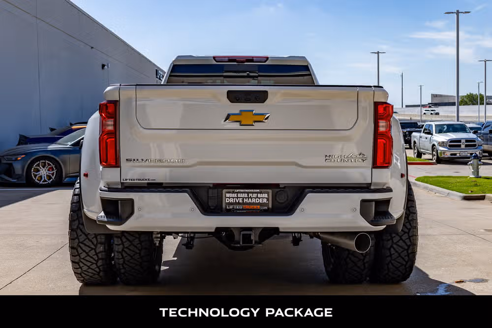 2026 Chevrolet Silverado 3500HD High Country Crew Cab Image 8