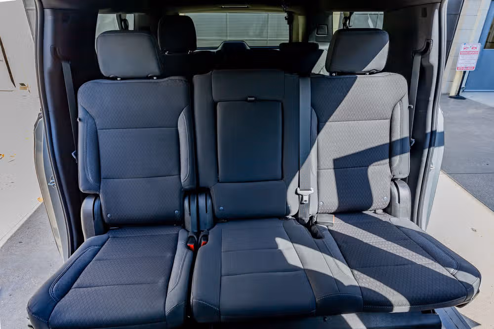 2024 Chevrolet Suburban LS Image 34