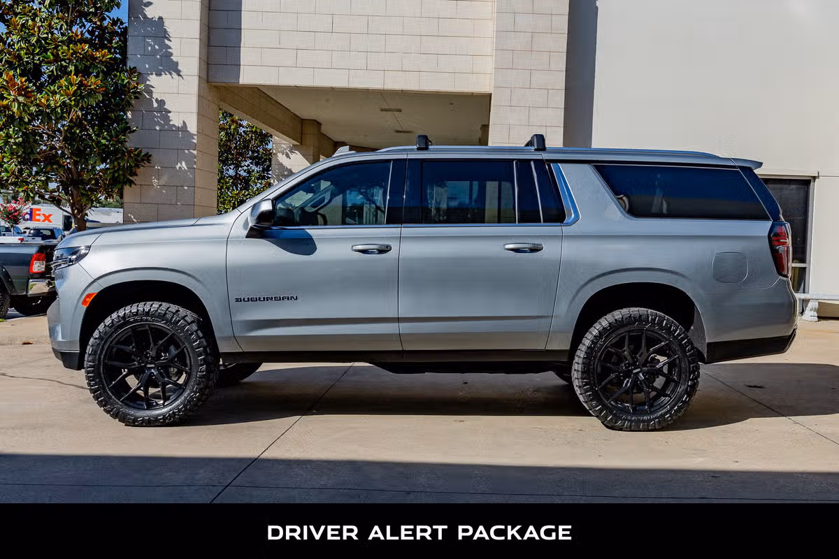 2024 Chevrolet Suburban LS