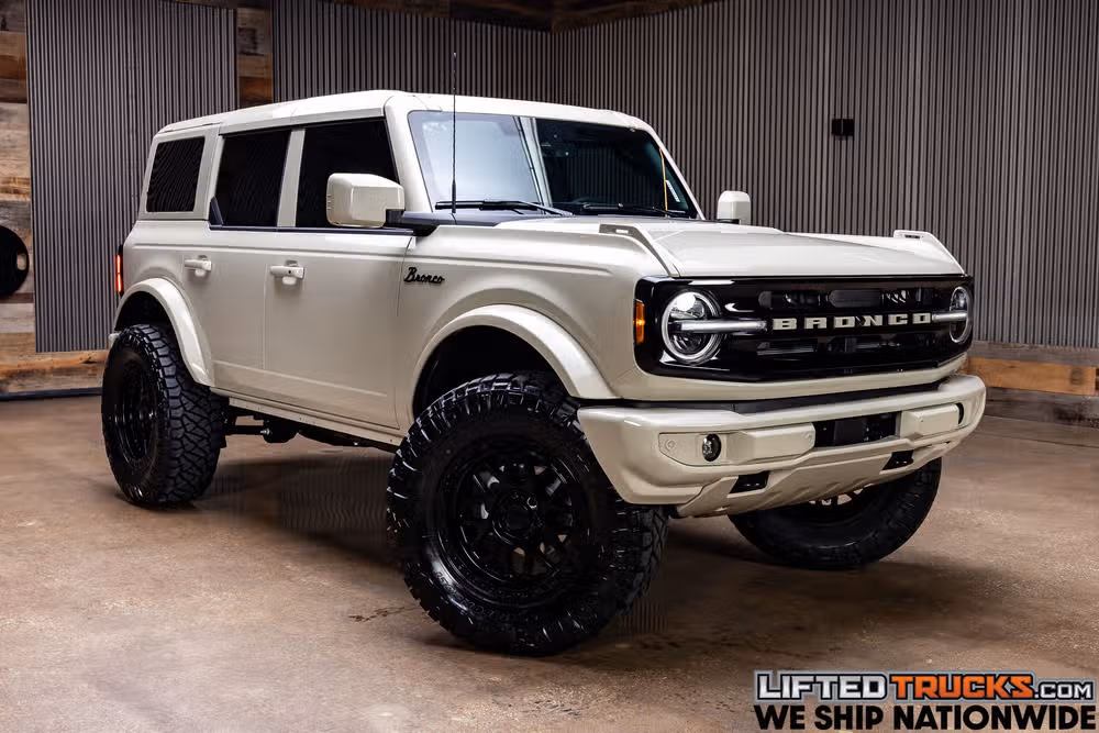 2026 Ford Bronco Outer Banks Image 1