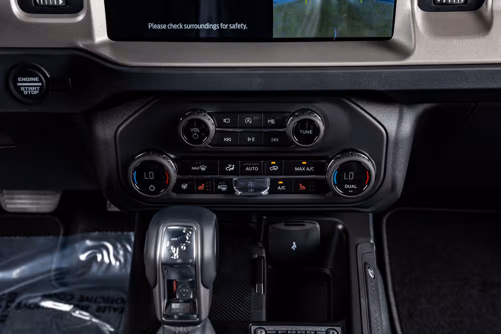 2026 Ford Bronco Outer Banks Image 26