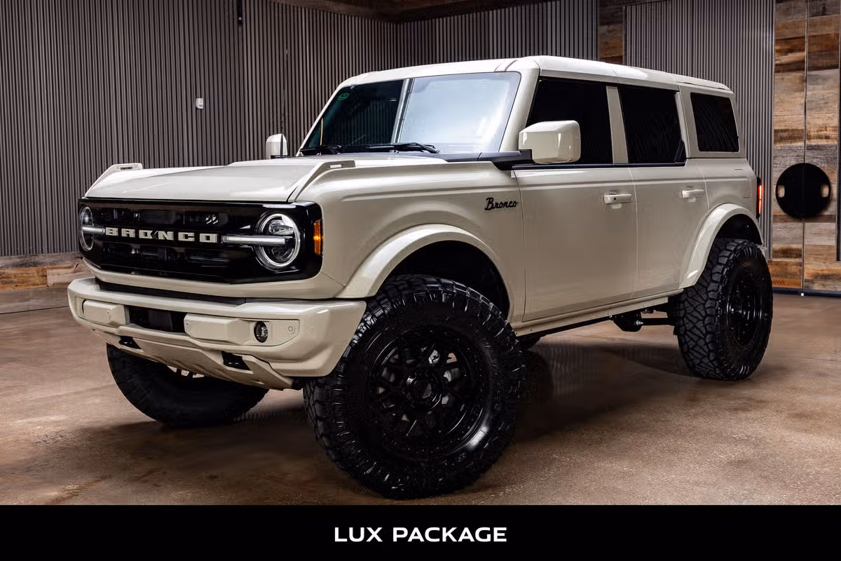 2026 Ford Bronco Outer Banks