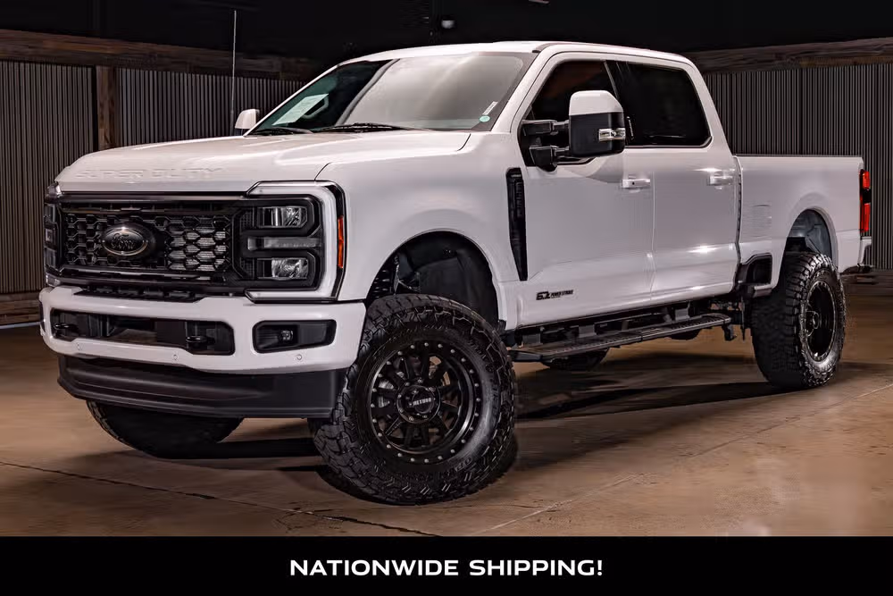 2023 Ford F-350 Super Duty Lariat Crew Cab Image 4