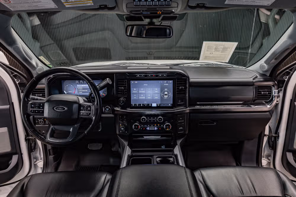 2023 Ford F-350 Super Duty Lariat Crew Cab Image 13