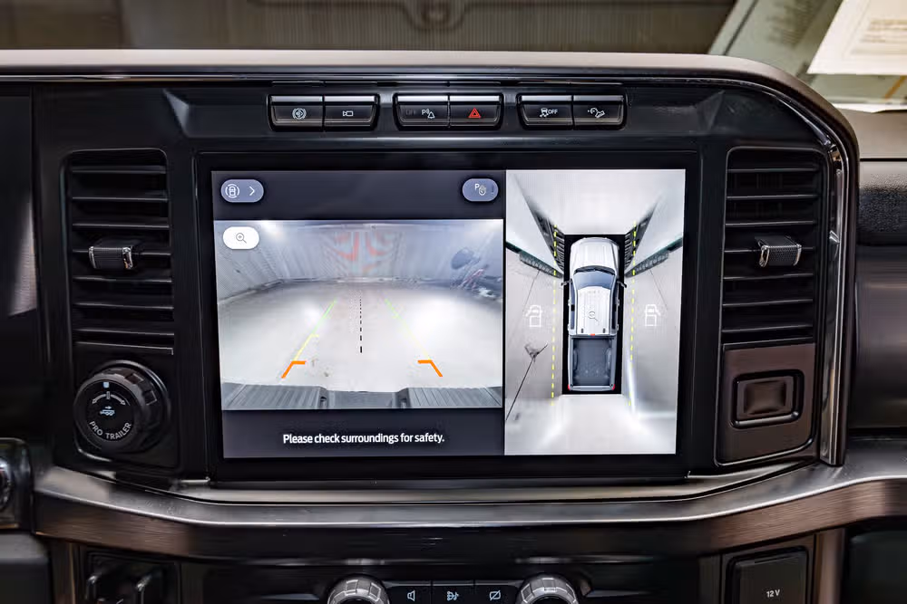 2023 Ford F-350 Super Duty Lariat Crew Cab Image 18
