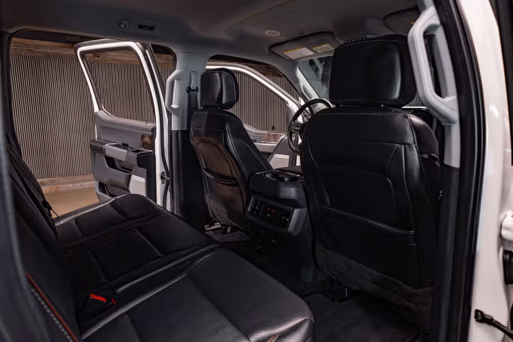 2023 Ford F-350 Super Duty Lariat Crew Cab Image 24