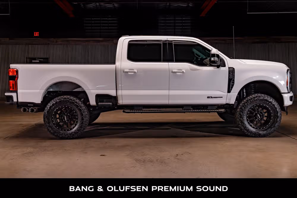 2023 Ford F-350 Super Duty Lariat Crew Cab Image 10