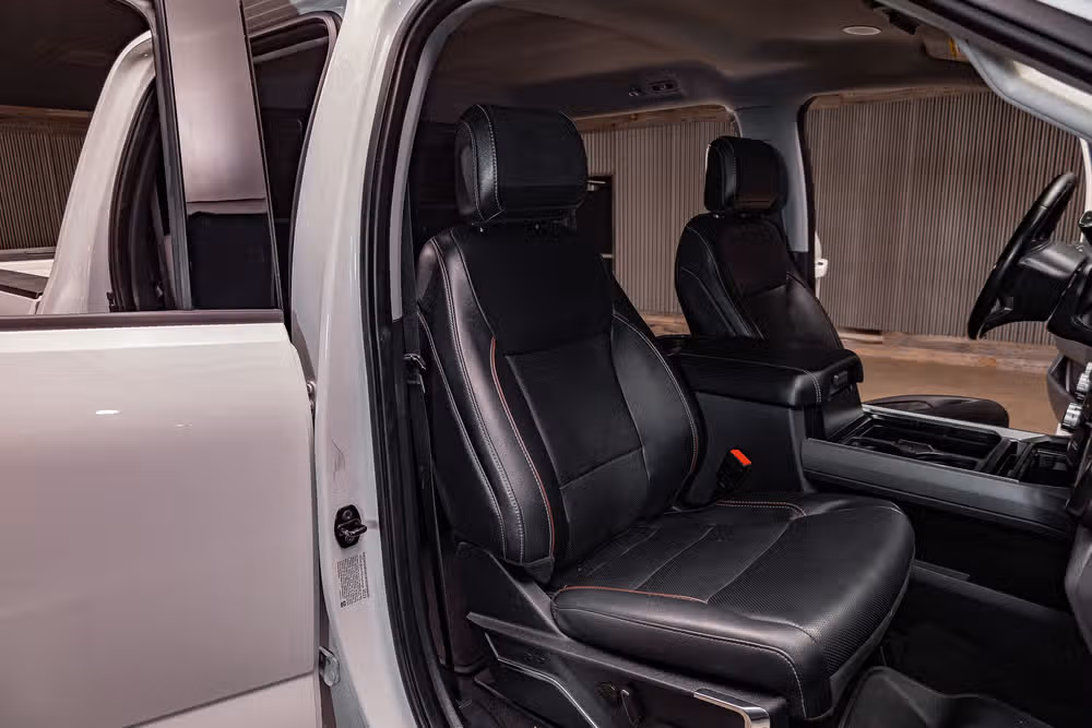 2023 Ford F-350 Super Duty Lariat Crew Cab Image 26