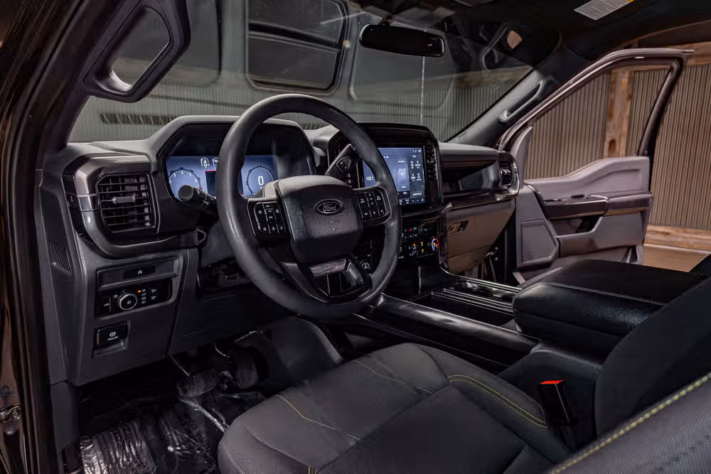 2025 Ford F-150 STX SuperCrew Image 17