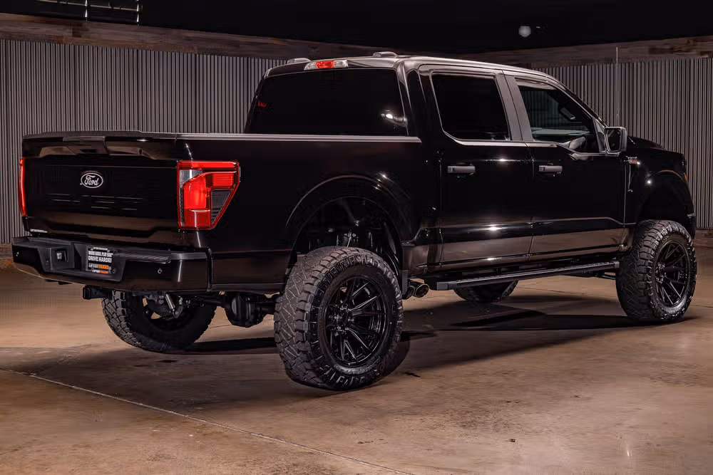 2025 Ford F-150 STX SuperCrew Image 10