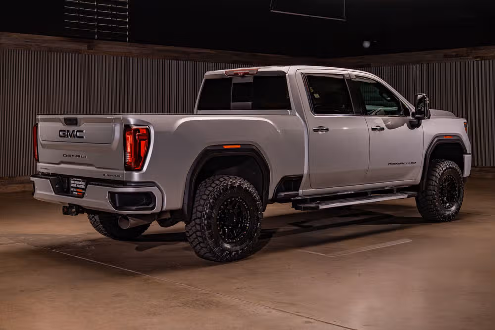 2021 GMC Sierra 2500HD Denali Crew Cab Image 10