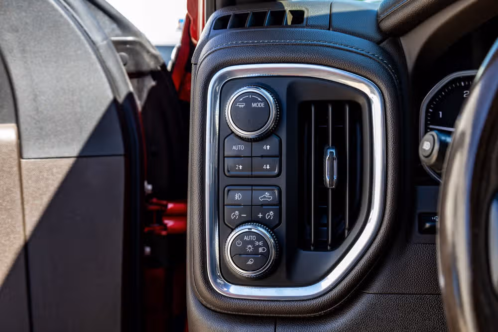 2023 GMC Sierra 3500HD Denali Crew Cab Image 21