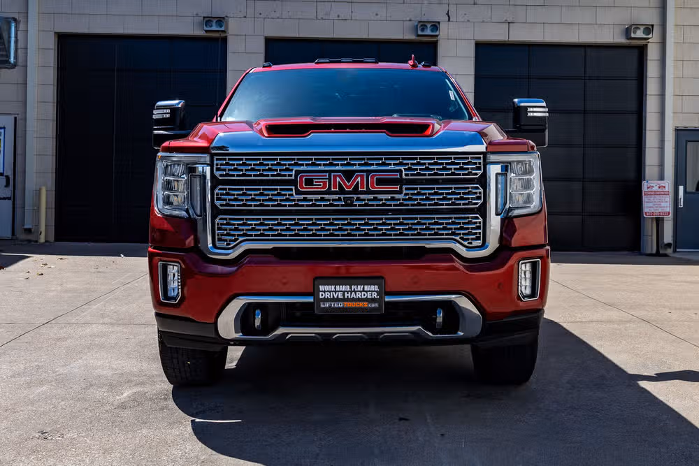 2023 GMC Sierra 3500HD Denali Crew Cab Image 2