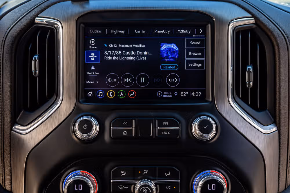 2023 GMC Sierra 3500HD Denali Crew Cab Image 24