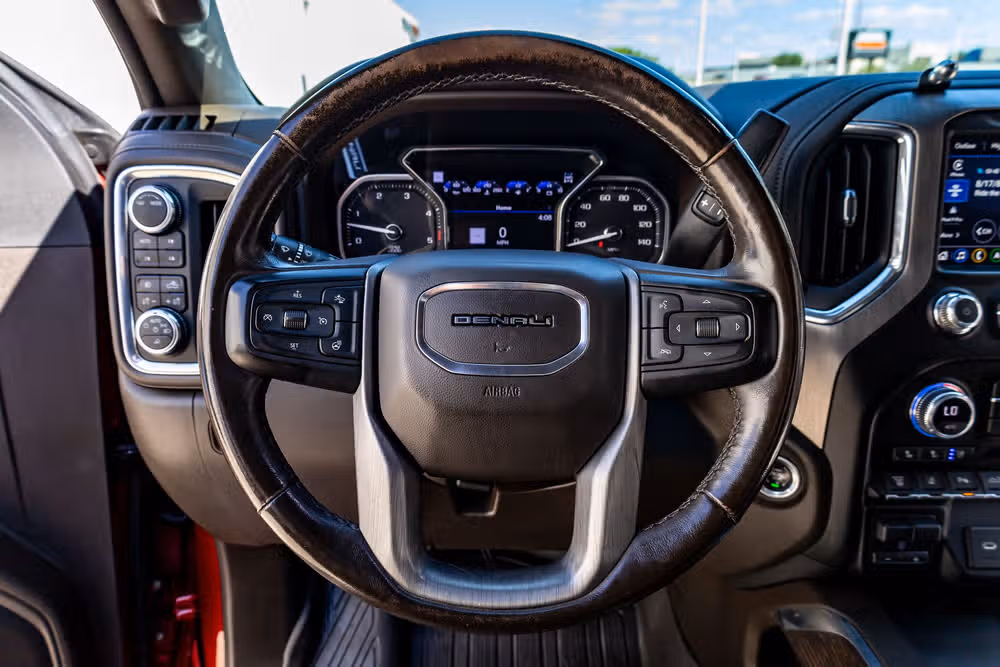 2023 GMC Sierra 3500HD Denali Crew Cab Image 18