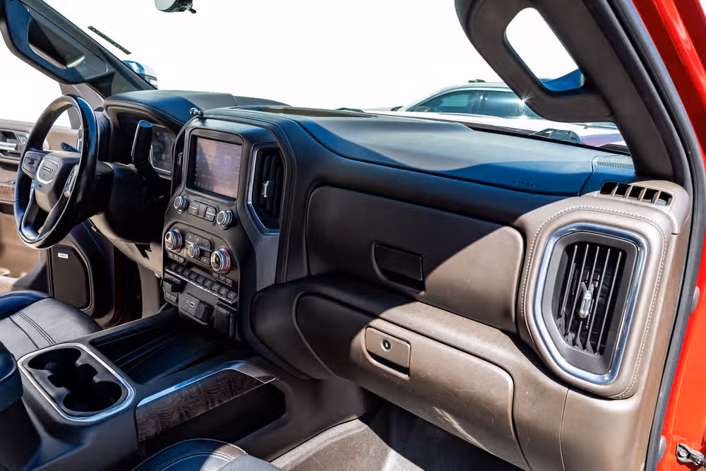 2023 GMC Sierra 3500HD Denali Crew Cab Image 17