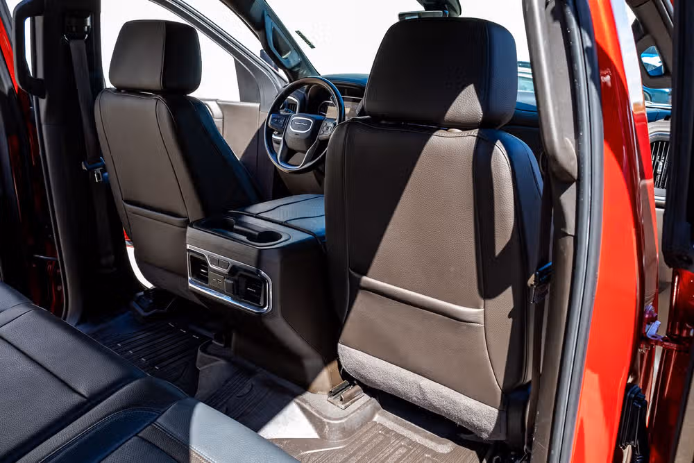 2023 GMC Sierra 3500HD Denali Crew Cab Image 31
