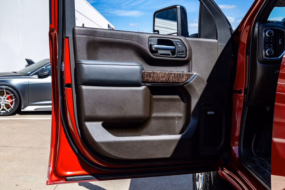 2023 GMC Sierra 3500HD Denali Crew Cab Image 35