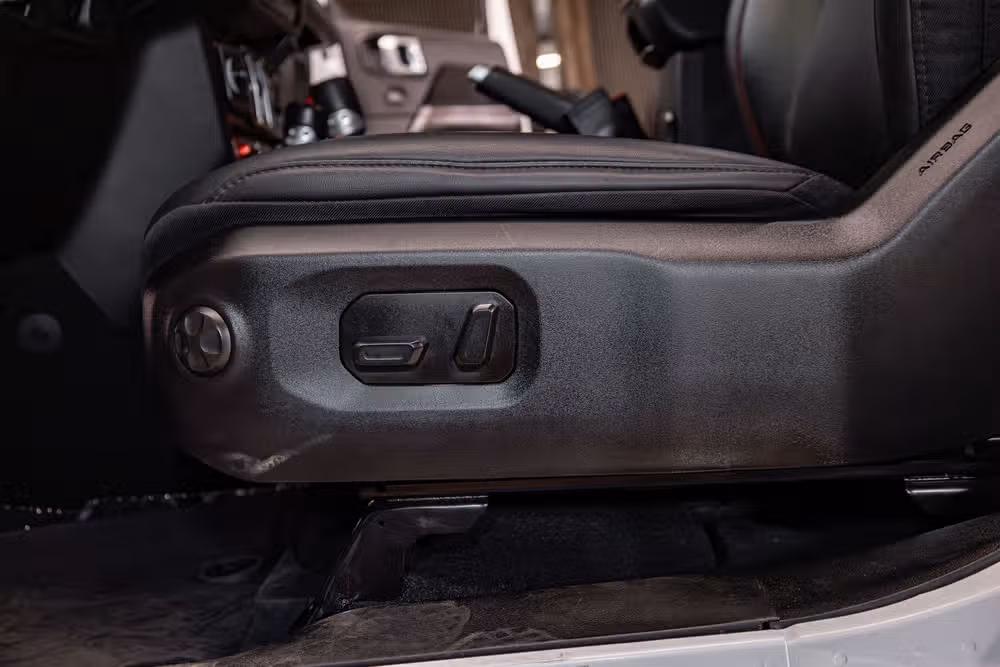 2025 Jeep Wrangler Rubicon X Image 21