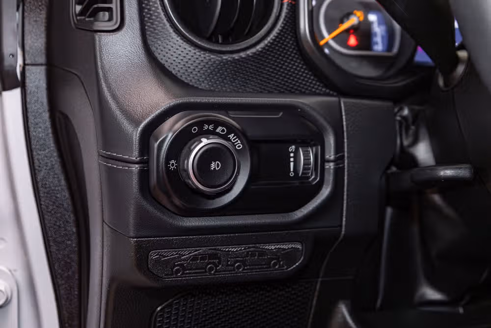 2025 Jeep Wrangler Rubicon X Image 17
