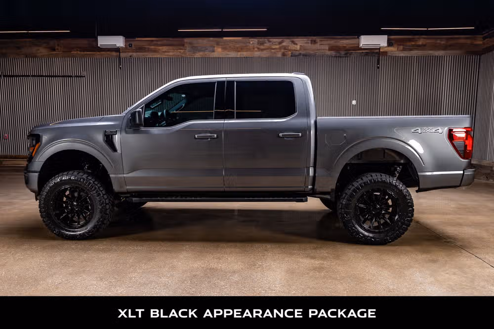 2026 Ford F-150 XLT SuperCrew Image 6
