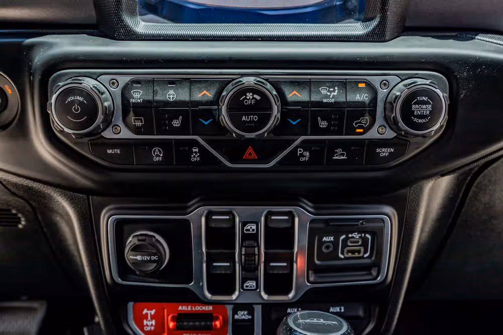 2021 Jeep Gladiator Mojave Crew Cab Image 26