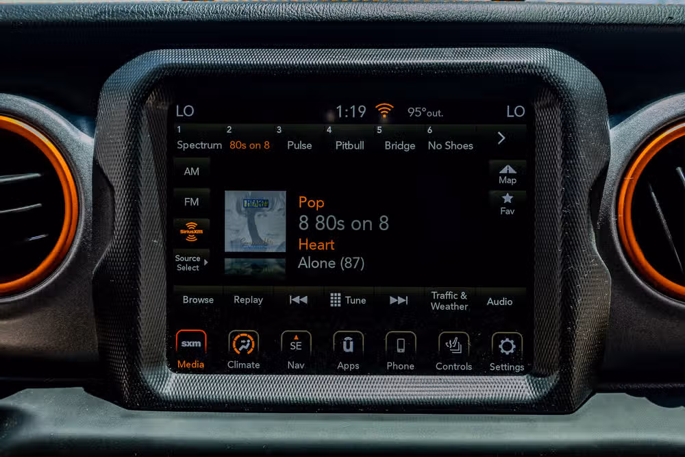 2021 Jeep Gladiator Mojave Crew Cab Image 24