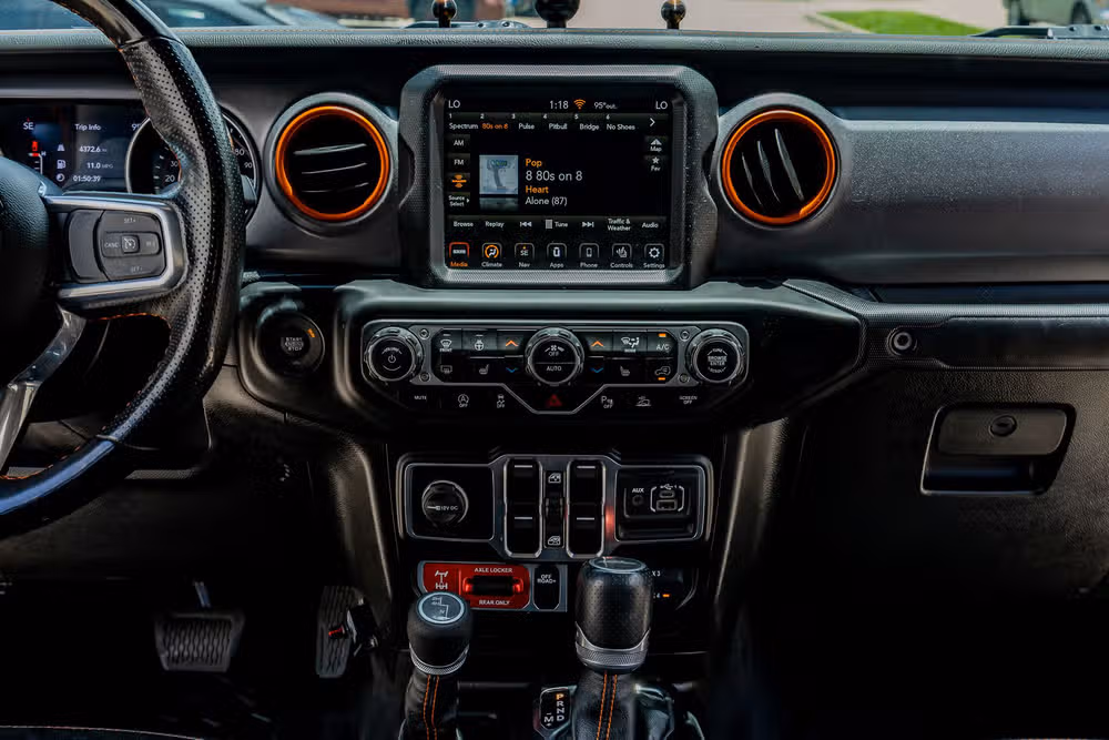 2021 Jeep Gladiator Mojave Crew Cab Image 23