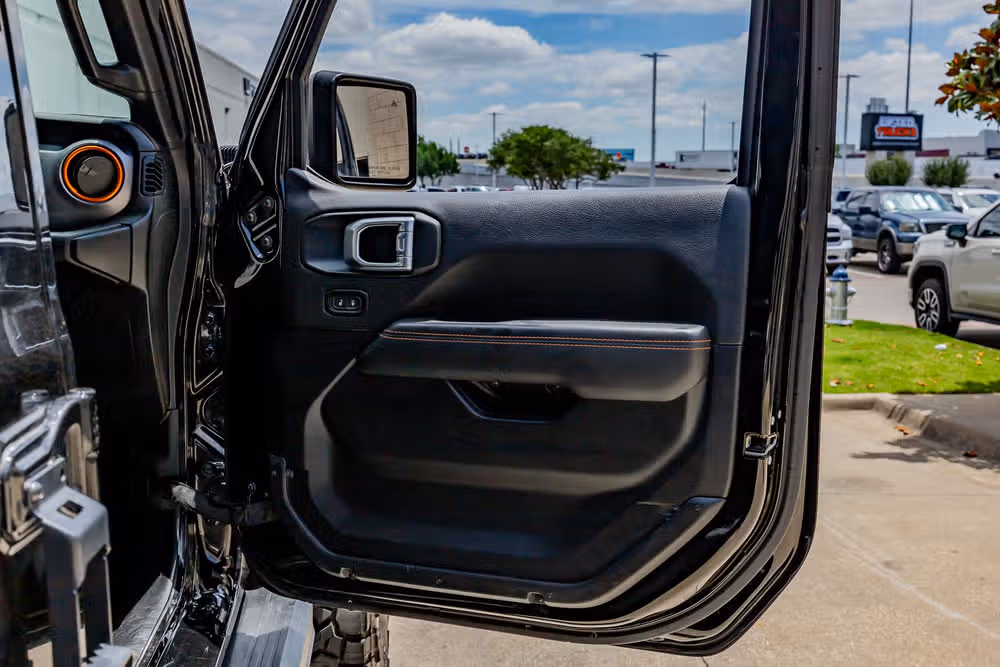2021 Jeep Gladiator Mojave Crew Cab Image 36