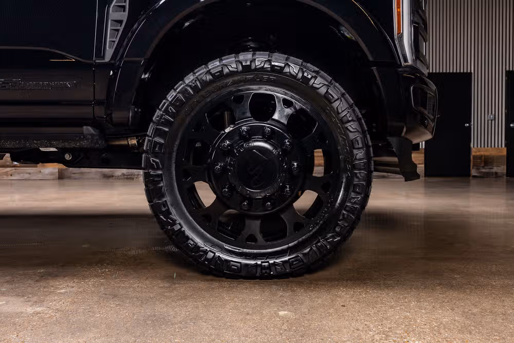 2026 Ford F-450 Super Duty Platinum Plus Crew Cab Image 12