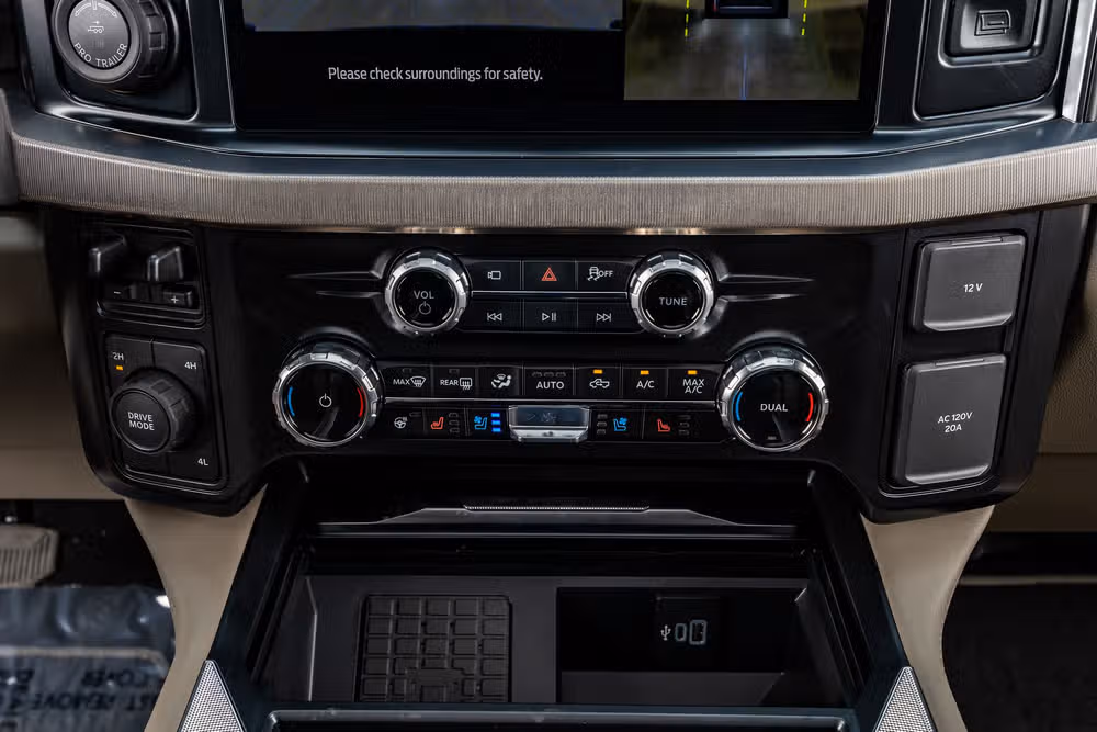2026 Ford F-450 Super Duty Platinum Plus Crew Cab Image 27