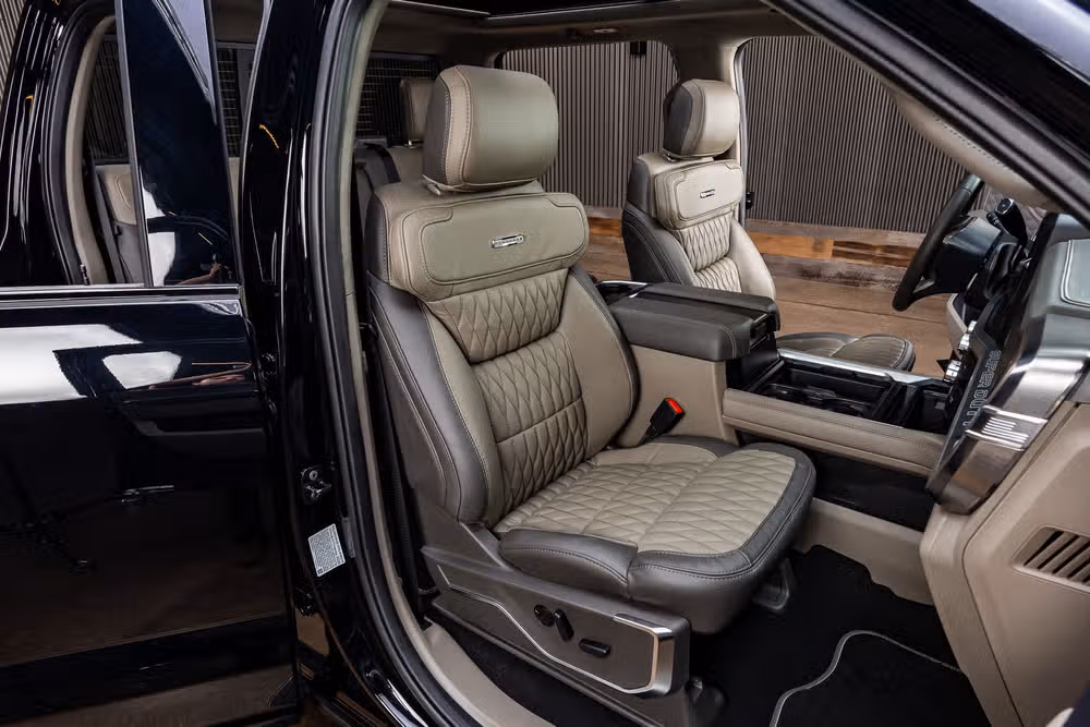 2026 Ford F-450 Super Duty Platinum Plus Crew Cab Image 32