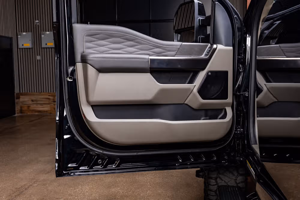2026 Ford F-450 Super Duty Platinum Plus Crew Cab Image 37