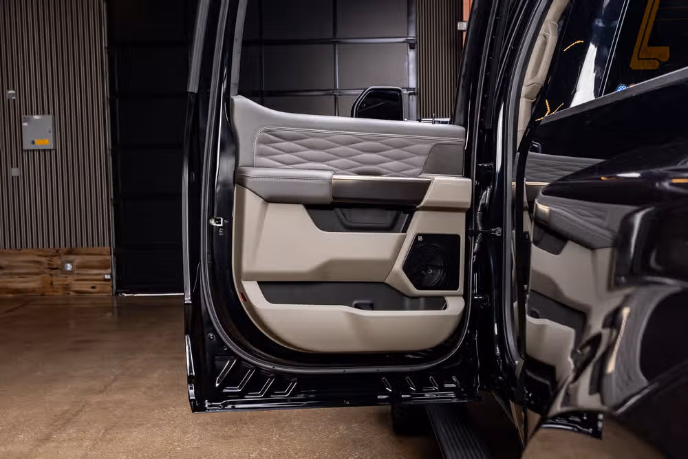 2026 Ford F-450 Super Duty Platinum Plus Crew Cab Image 39