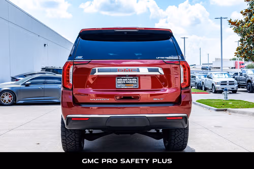 2022 GMC Yukon SLT Image 8