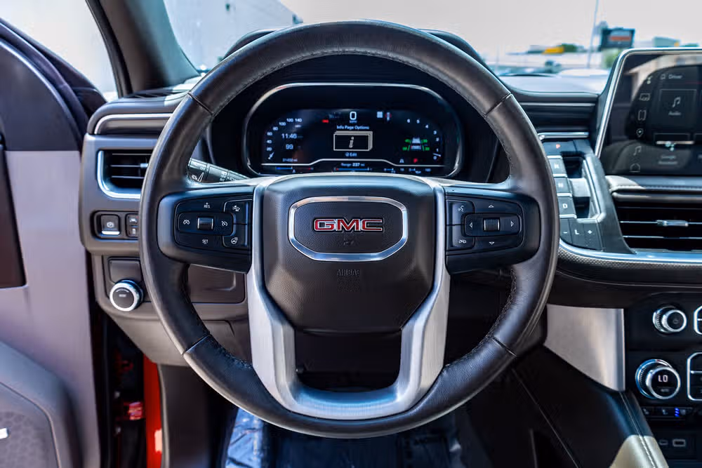 2022 GMC Yukon SLT Image 18