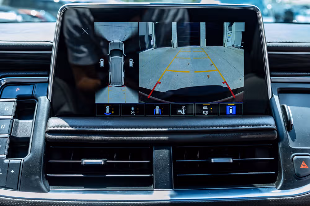 2022 GMC Yukon SLT Image 25