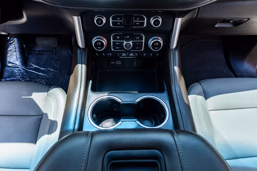 2022 GMC Yukon SLT Image 27