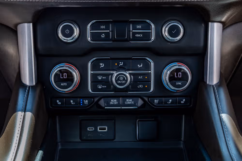 2022 GMC Yukon SLT Image 26